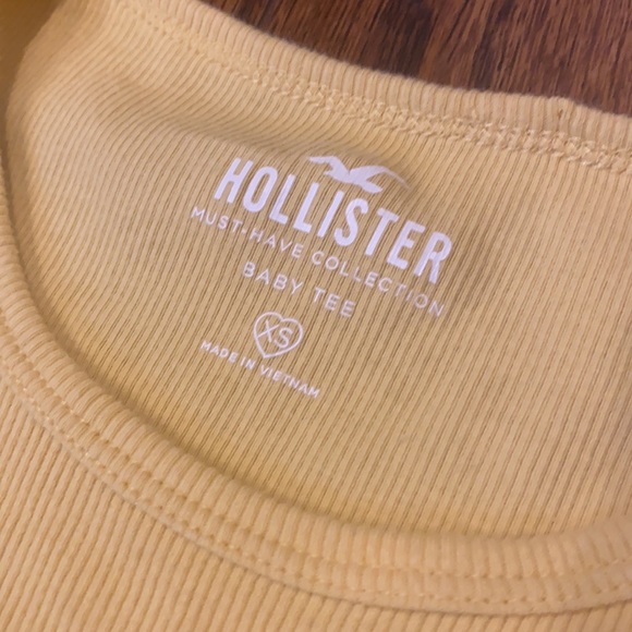 Hollister Sunflower Baby Tee - Picture 2 of 3